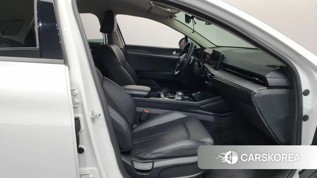 Kia The New K5 3rd generation 2024 Белый из Кореи, фото 2