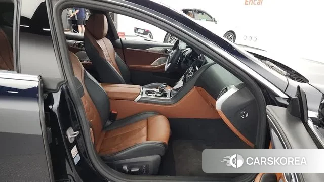 BMW 8 Series (G15) 2020 Черный из Кореи, фото 2