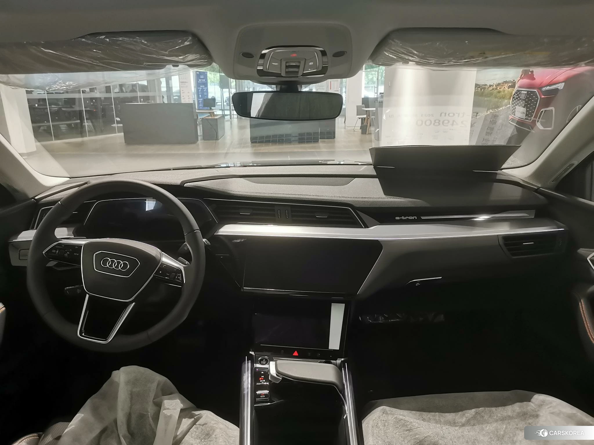 Audi e-tron 2021 Темно-серый из Китая, фото 2