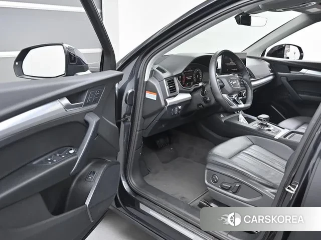 Audi Q5 (FY) 2023 Серый из Кореи, фото 2
