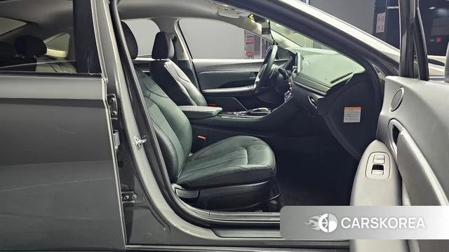 Hyundai Sonata Hybrid (DN8) 2022 Серебристо-серый из Кореи, фото 2