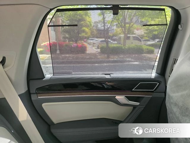 Volkswagen Touareg 3rd generation 2025 Белый из Кореи, фото 2