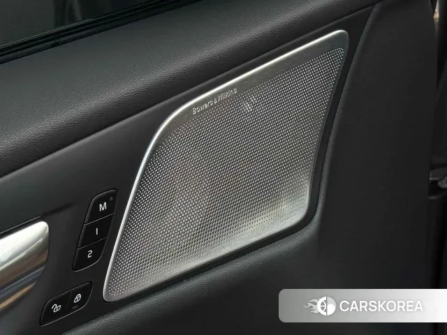 Volvo V60 Cross-Country 2nd Generation 2023 Серый из Кореи, фото 2