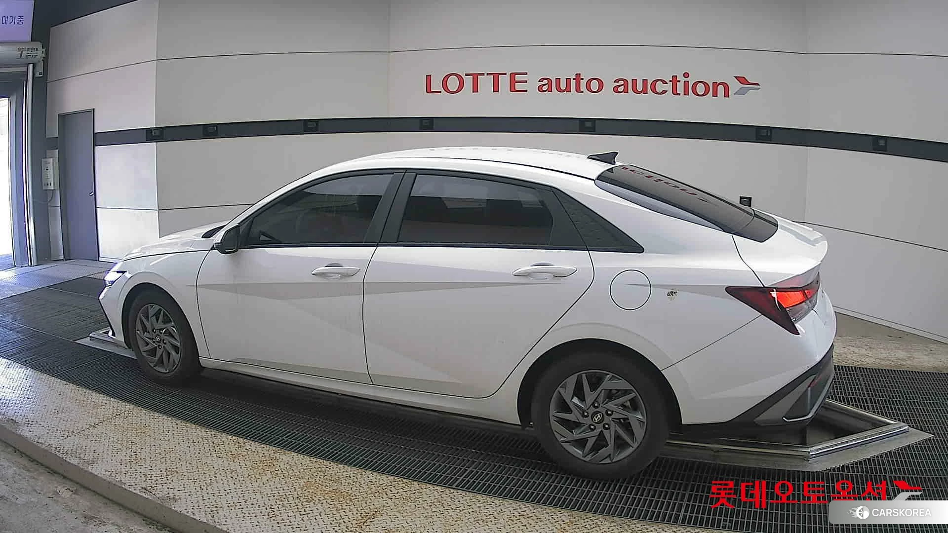 Hyundai Avante 2024 Atlas White из Кореи, фото 2