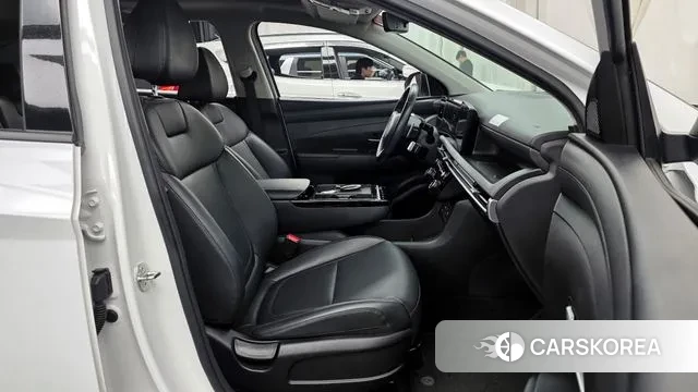 Hyundai The New Tucson (NX4) 2024 Белый из Кореи, фото 2