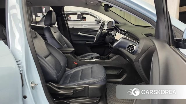 Chevrolet (GM Daewoo) Bolt EUV 2022 Светло-серебряный цвет из Кореи, фото 2