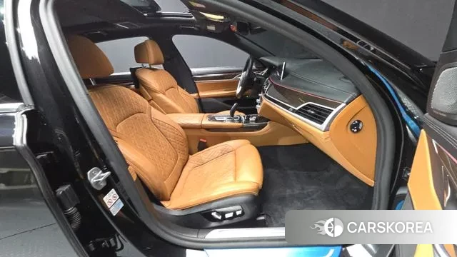 BMW 7 Series (G11) 2019 Черный из Кореи, фото 2