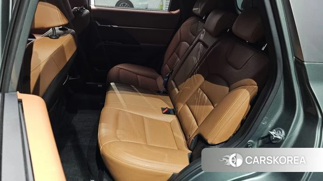 Ssangyong Torres 2023 Темно-зеленый из Кореи, фото 2