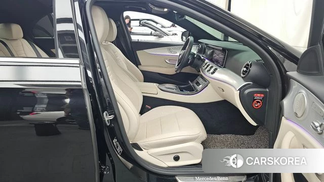 Mercedes-Benz E-Class W213 2021 Черный из Кореи, фото 2