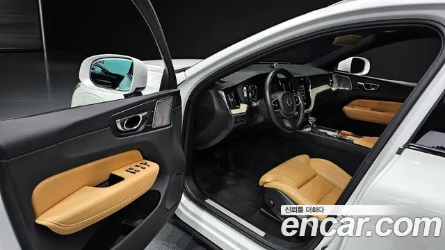 Volvo XC60 second Generation 2020 Белый из Кореи, фото 2