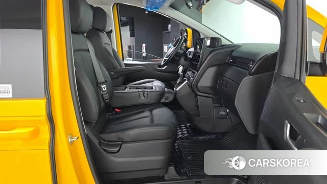 Hyundai Staria 2024 Желтый из Кореи, фото 2