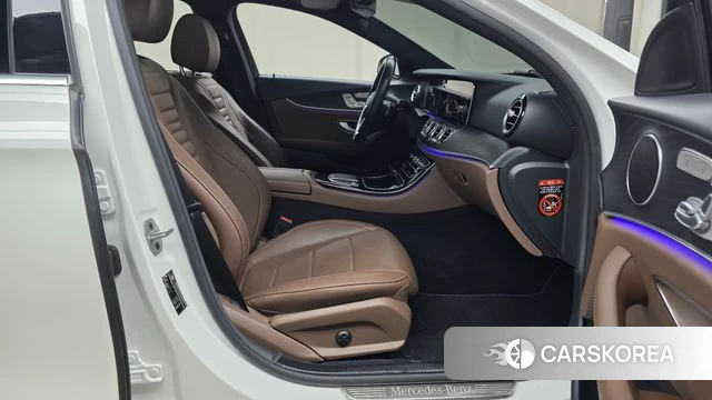 Mercedes-Benz E-Class W213 2022 Белый из Кореи, фото 2