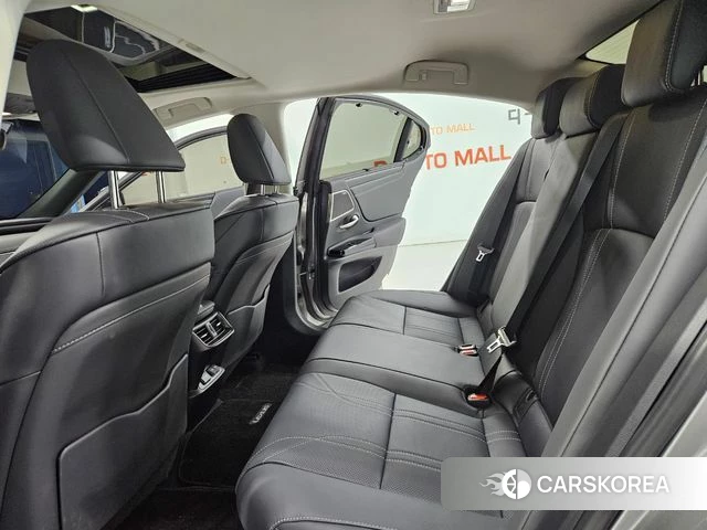 Lexus ES300h 7th generation 2025 Серебристо-серый из Кореи, фото 2