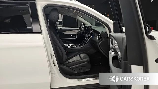 Mercedes-Benz GLC-Class X253 2018 Белый из Кореи, фото 2