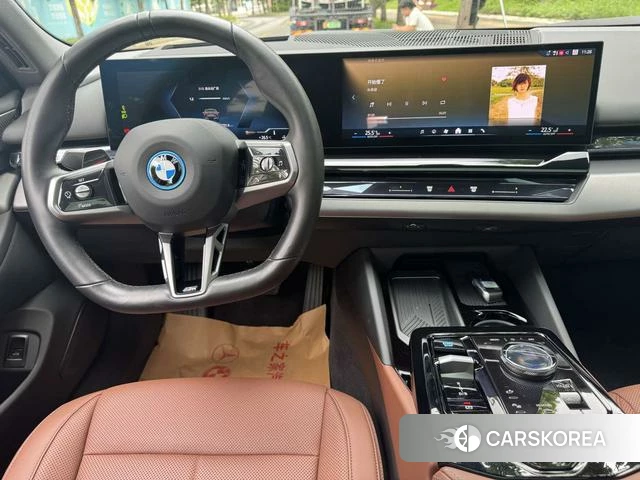 BMW i5 2025 Синий из Китая, фото 2
