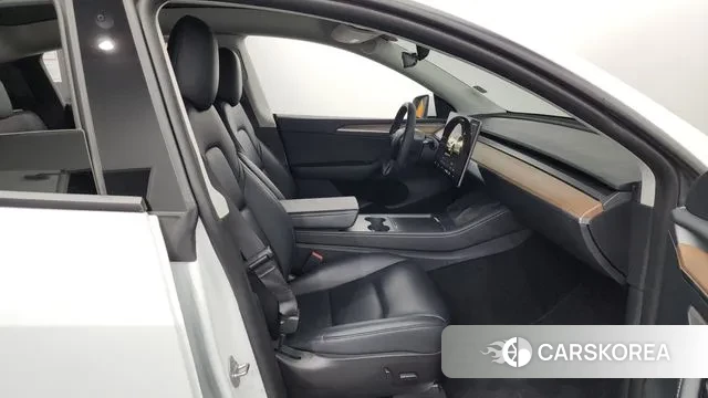 Tesla Model Y 2022 Белый из Кореи, фото 2