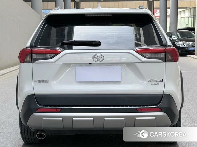 Toyota RAV4 Rongfang 2023 Белый из Китая, фото 2