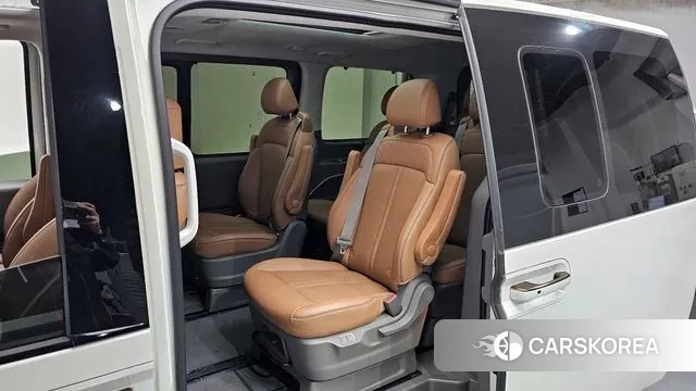 Hyundai Staria 2025 Белый из Кореи, фото 2