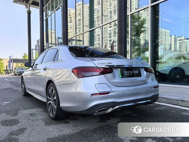 Mercedes-Benz E-class PHEV 2022 Серебристо-серый из Китая, фото 2