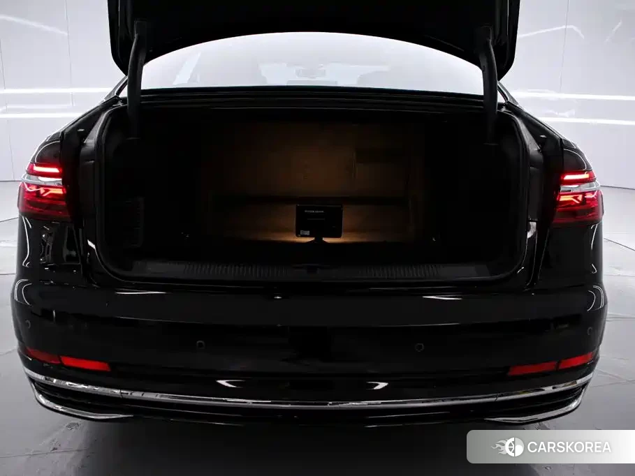 Audi A8 2023 Черный из Китая, фото 2