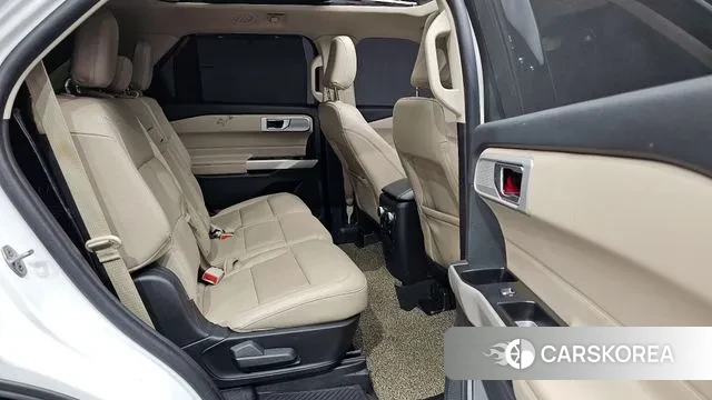 Ford Explorer 6th Generation 2022 Белый из Кореи, фото 2