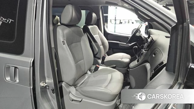 Hyundai The New Grand Starex 2018 Серебристо-серый из Кореи, фото 2