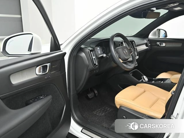 Volvo XC40 2020 Белый из Кореи, фото 2