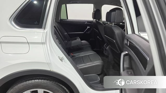 Volkswagen Tiguan second Generation 2020 Белый из Кореи, фото 2