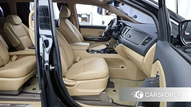 Kia The New Carnival 2019 Черный из Кореи, фото 2