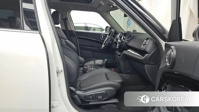Mini Cooper Countryman 2024 Белый из Кореи, фото 2