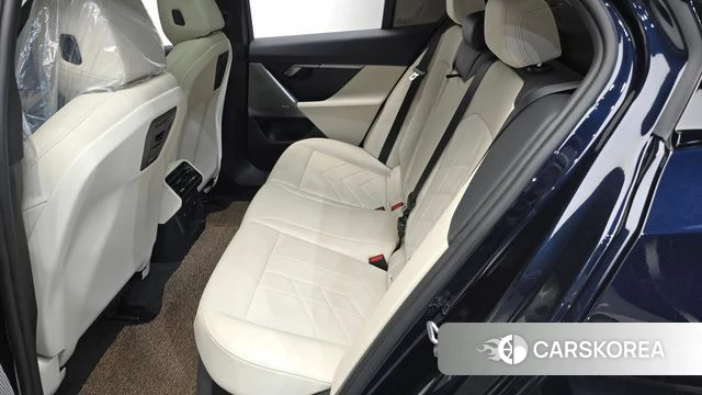 BMW 5 Series (G60) 2024 Черный из Кореи, фото 2