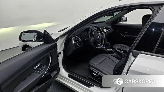 BMW 3 Series GT (F34) 2018 Белый из Кореи, фото 2