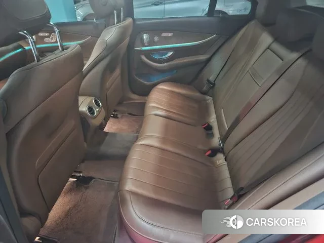 Mercedes-Benz E-Class W213 2019 Красный из Кореи, фото 2