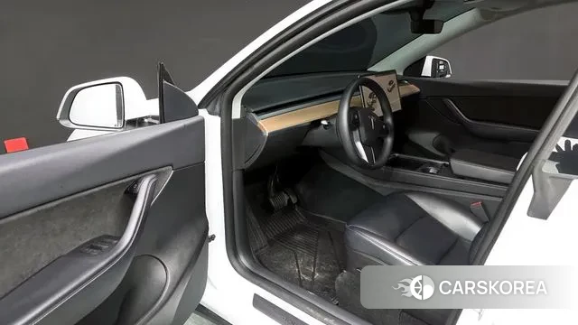 Tesla Model Y 2022 Белый из Кореи, фото 2