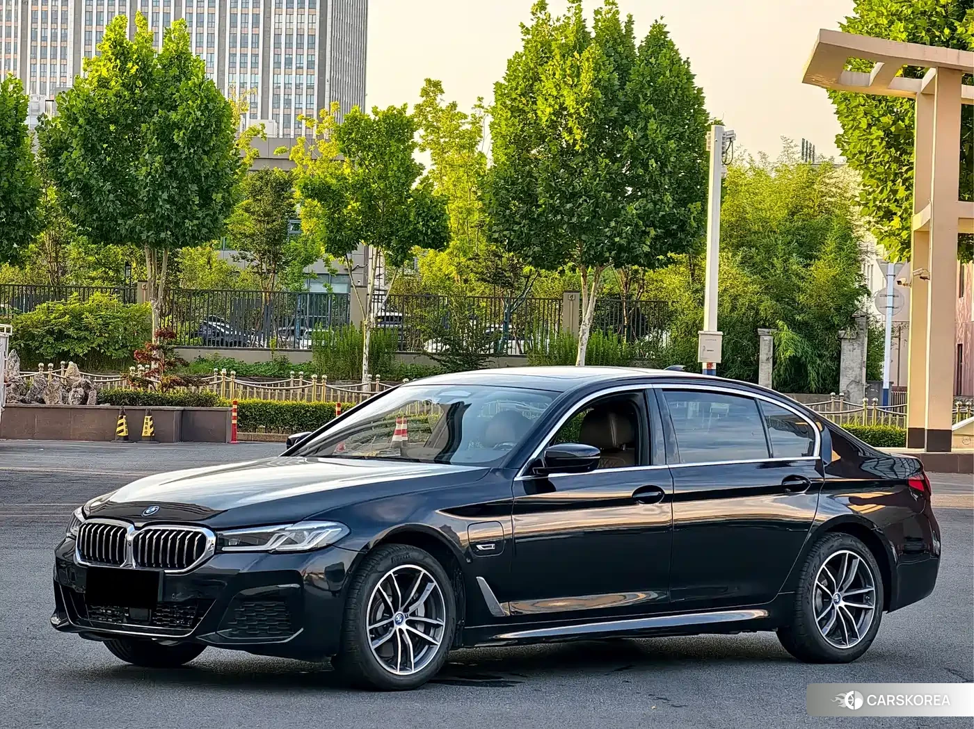 BMW 5 series 2022 Черный из Китая, фото 2