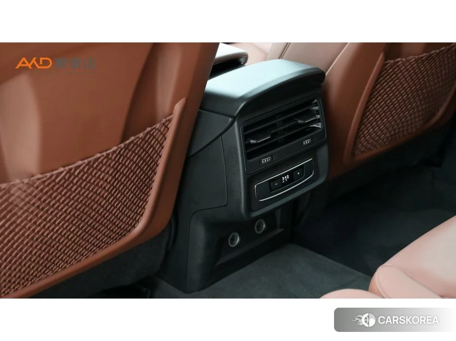 Audi Q7 2022 Черный из Китая, фото 2