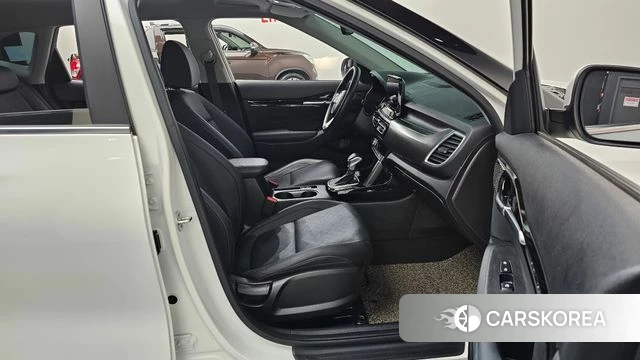 Kia Seltos 2021 Белый из Кореи, фото 2