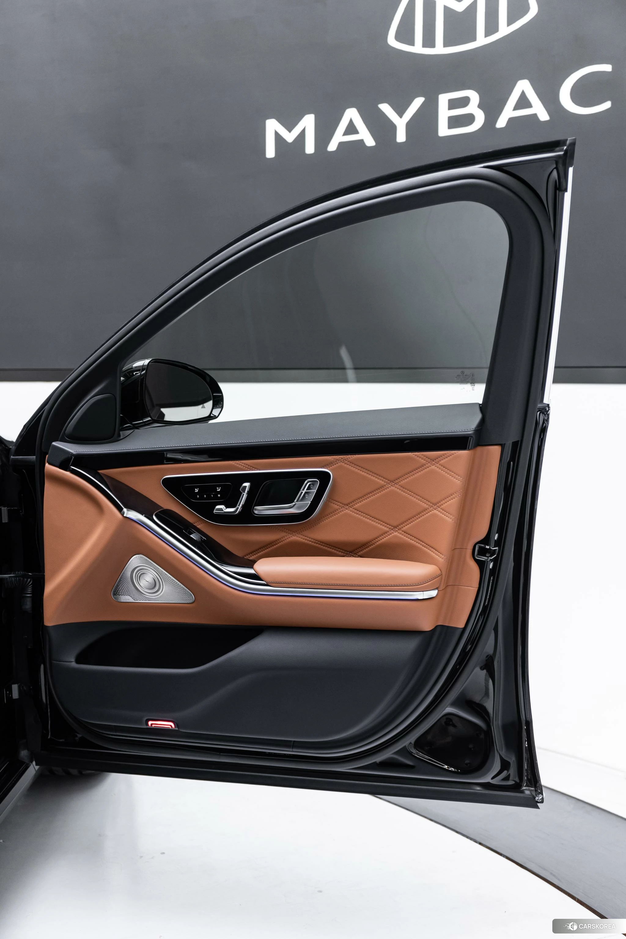 Mercedes-Benz Maybach S-class 2023 Черный из Китая, фото 2