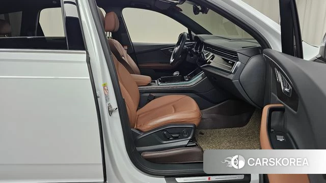 Audi Q7 (4M) 2021 Белый из Кореи, фото 2