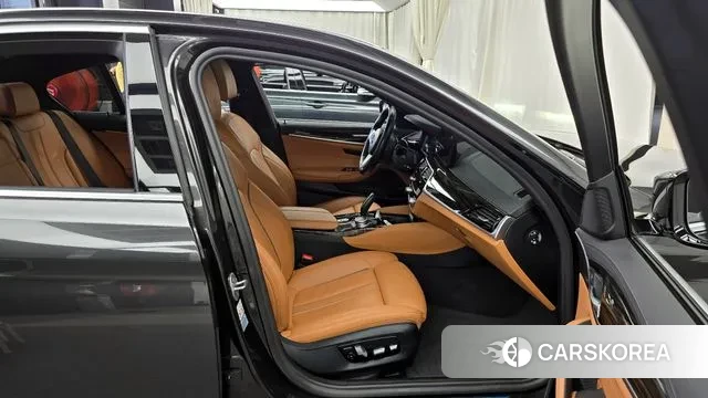 BMW 5 Series (G30) 2021 Серый из Кореи, фото 2