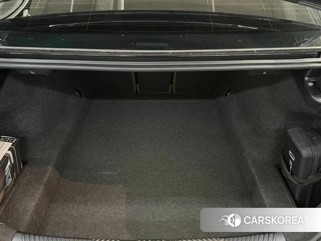 BMW 5 Series (G60) 2025 Небесно-голубой из Кореи, фото 2