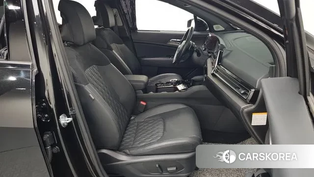 Kia Sportage 5th Generation Hybrid 2023 Черный из Кореи, фото 2