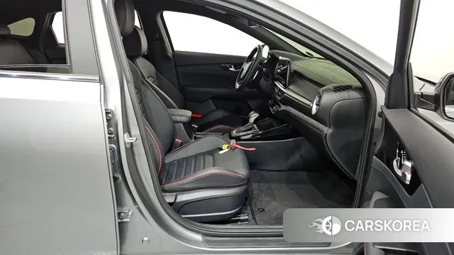 Kia The New K3 2nd generation 2021 Серебряный из Кореи, фото 2