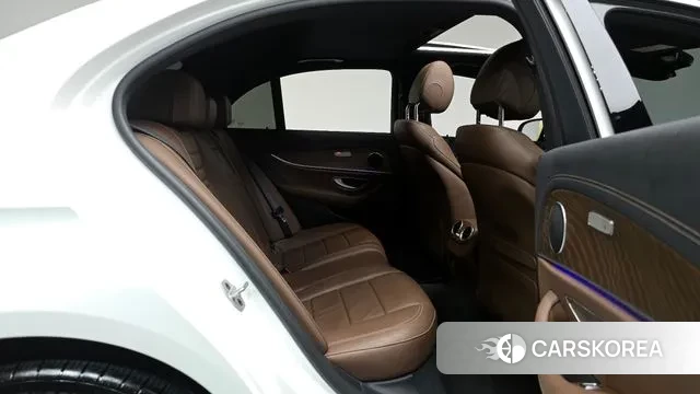 Mercedes-Benz E-Class W213 2021 Белый из Кореи, фото 2