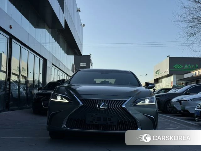 Lexus ES 2021 Зеленый из Китая, фото 2