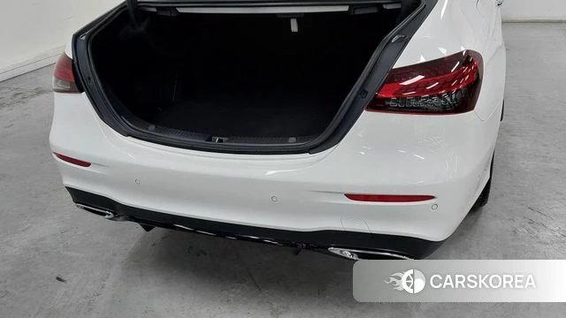 Mercedes-Benz E-Class W213 2022 Белый из Кореи, фото 2