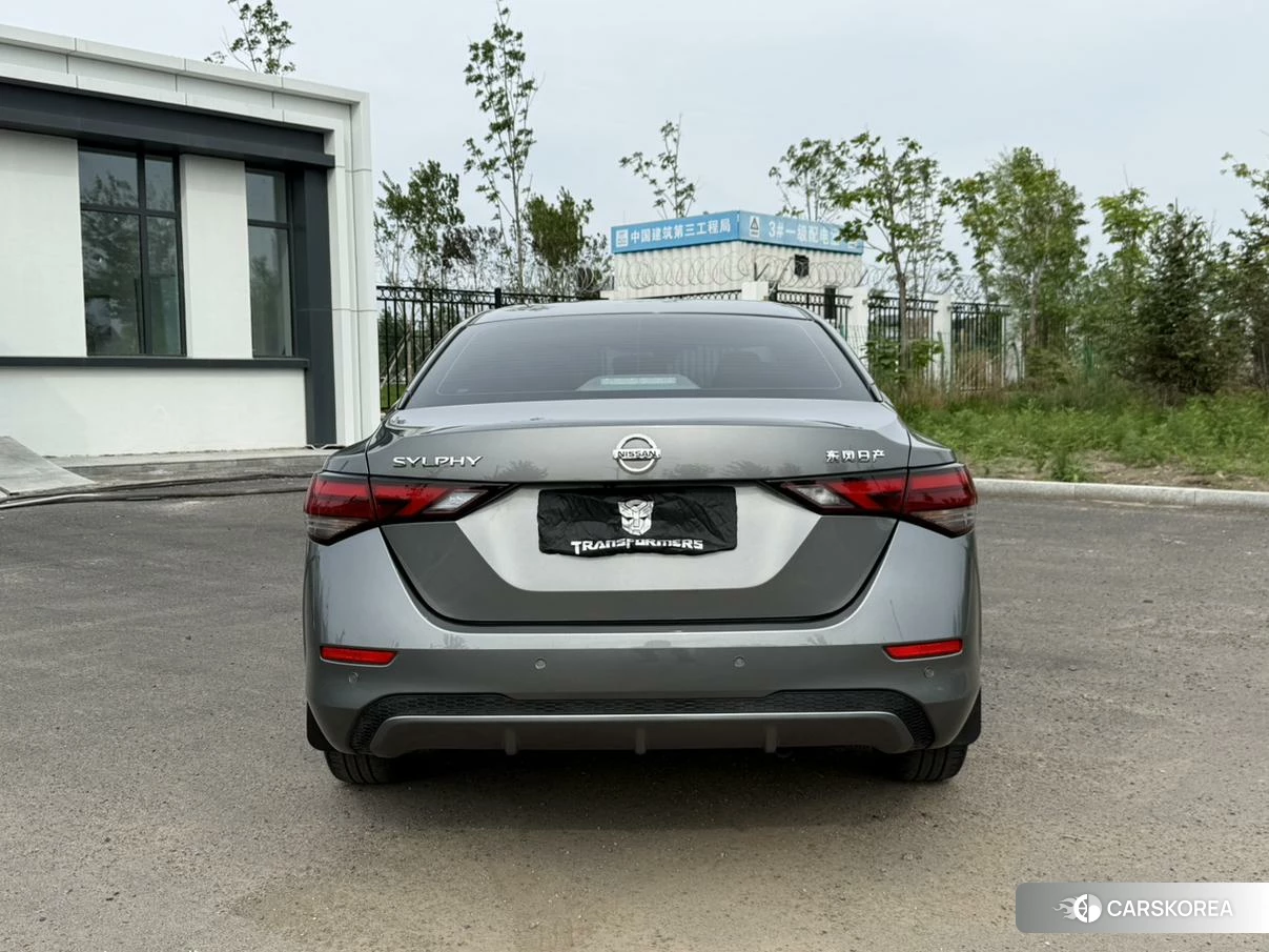 Nissan Xuan Yi 2021 Темно-серый из Китая, фото 2