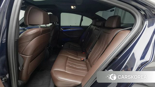 BMW 5 Series (G30) 2022 Черный из Кореи, фото 2