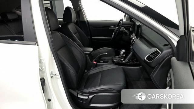 Kia Seltos 2022 Белый из Кореи, фото 2