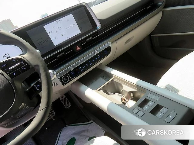 Hyundai Ionic 6 2023 Серебристо-серый из Кореи, фото 2